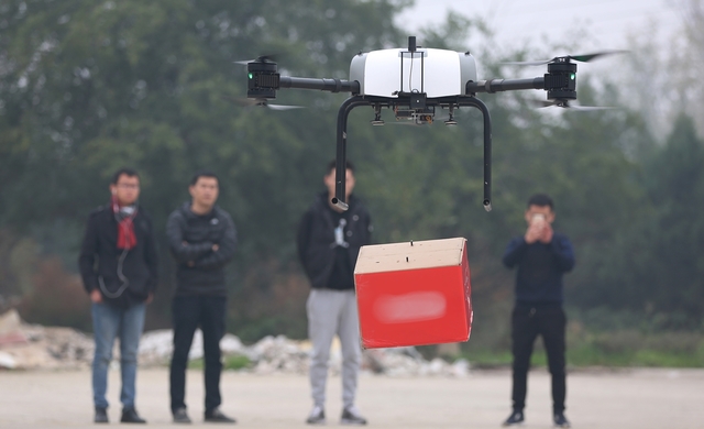 智能走进生活 无人机8分钟能把快递送到家