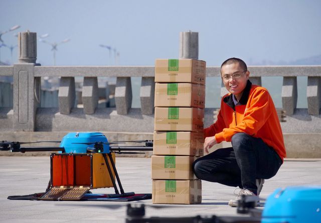 厉害了！女儿想吃百香果 女子一口气买六箱， 获无人机跨海送货