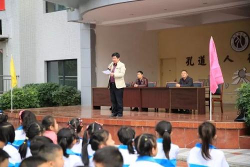 无人机科普进校园，种下“飞行梦”