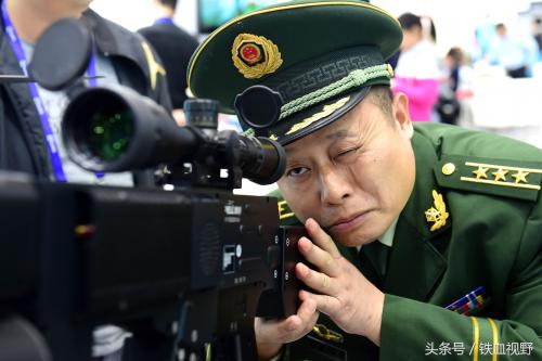 兵哥最爱无人机!最大军民融合展亮相深圳高交会 无人机成焦点