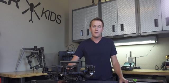 世上最亮的无人机，夜晚中的小太阳