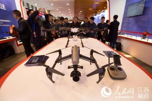 无人机布点长江 解决船民生活"最后一公里"