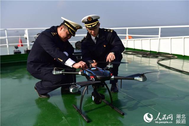 武汉海事战枯水无人机“天眼”查隐患