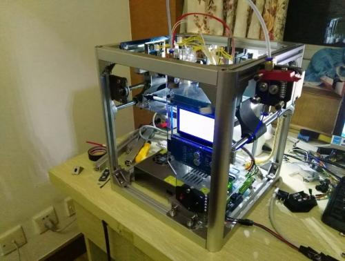 华为这群工程师逆天了，竟DIY无人机、3D打印机，还有潜水艇！