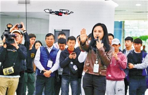 大疆腾讯展示科技魅力 台湾学子想到大陆发展