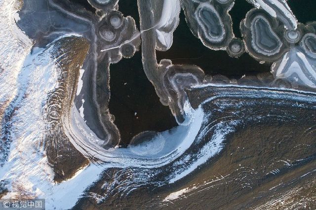 无人机航拍冰岛克莱瓦胡 冰面裂缝交错壮观