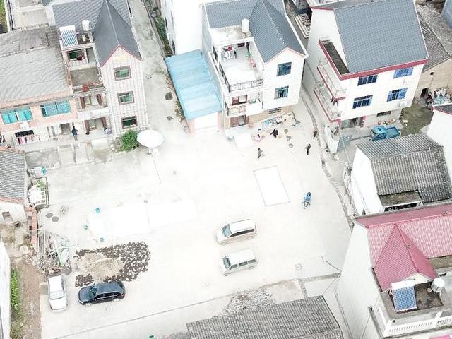 兰溪警方用无人机端掉一赌博窝点