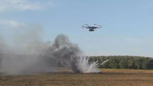 震撼的无人机空中预警灭火见过吗？东海李埝林场建立全市首套“森林防火无人机空中预警灭火系统”