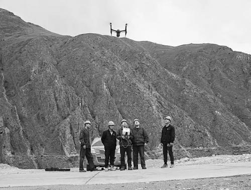 山西无人机“飞赴”藏区巡检电网，成功发现342处缺陷！