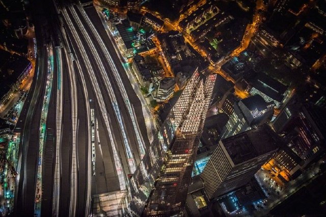 无人机视角下的伦敦夜景