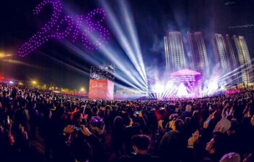 孙楠唱响2018广东跨年嘉年华 无人机表演惊艳