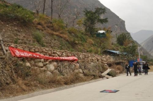 “悬崖村”邮政无人机邮路航线开通 首批送上去的是党报