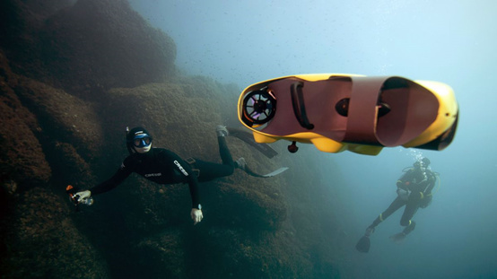 无人机也能潜水啦？水下无人机首秀