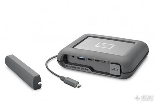 飞无人机无需笔记本陪同：希捷Copilot硬盘能直接备份航拍