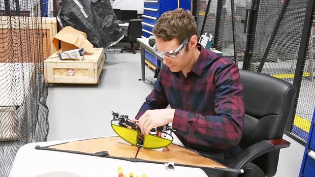 美国研制的松鼠无人机，可自由改变电机角度