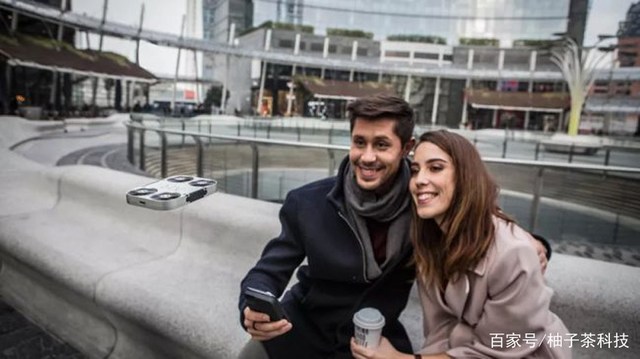 CES 2018新型无人机：手掌大小，集成自拍功能