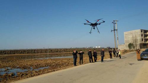 万年县国土局利用无人机寻找高标准农田新增耕地