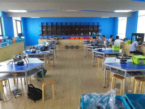 无人机创客实验室 在上海园南中学建成（附带方案）