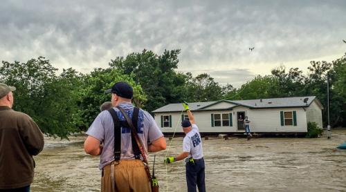 水灾肆虐 法国出动无人机防堤坝坍塌