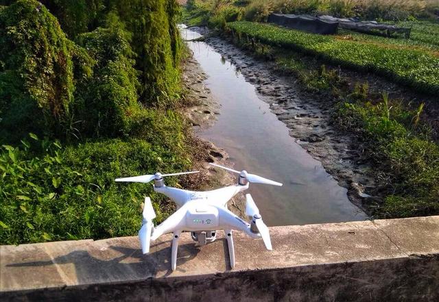 番禺｜化龙镇用无人机巡河，高科技治水无盲区！