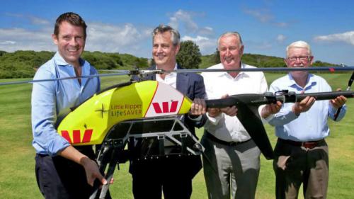 一架无人机在澳大利亚海岸救起两人