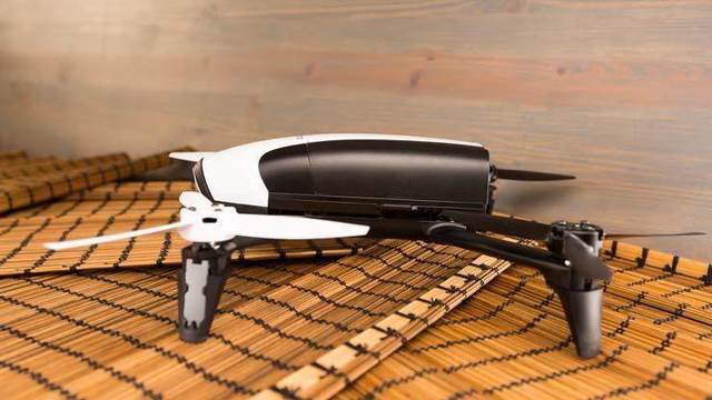 鹦鹉Bebop 2 FPV无人机来了 无人机已经成为了潮流