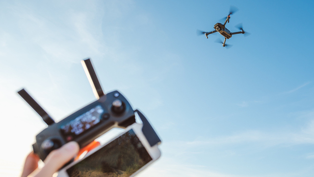 无人机“越飞越高”太任性，撞高楼、探隐私…这些隐患这样防