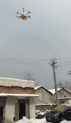 山道冰冻 出入艰难 ！浙江安吉出动无人机为病人送药