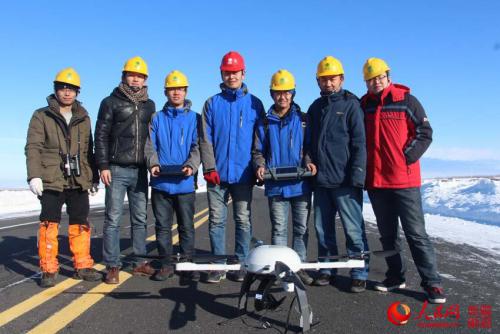 乌鲁木齐供电公司：极寒天机器人无人机代替人工保电网