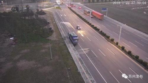 苏州交警启用无人机抓拍违停，已记录80余起夜间同样高清