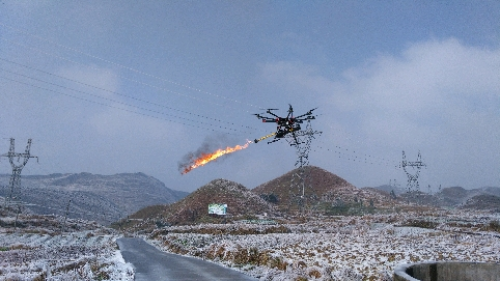 无人机，大炮！东莞供电局先进武器齐上阵，支援韶关抗冰灾