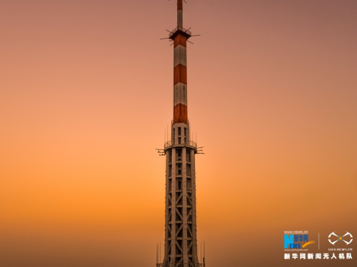 无人机近拍广州之巅小蛮腰