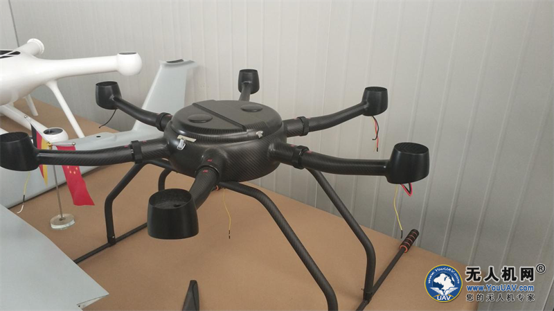 执着精品炭纤维材料的鲁晨