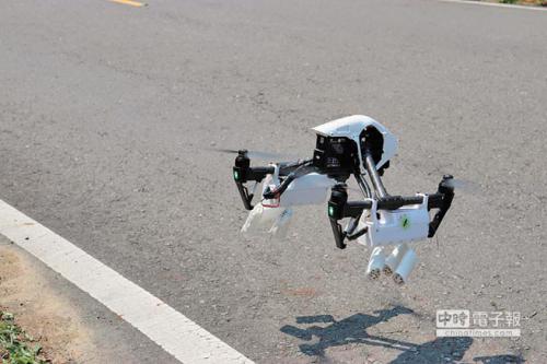 防治荔枝椿象 无人机空投小蜂