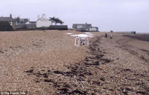 英国使用无人机辅助清理海滩垃圾