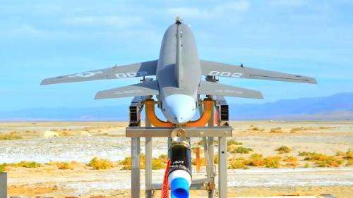 美试验无人僚机 可为F-22保驾护航