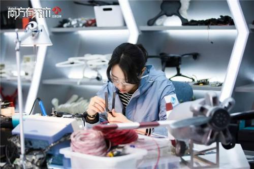 趣读丨无人机也能当主角？还抢了陈伟霆的风头