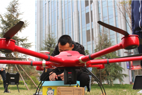 盈怀商业“创享科技之春”落幕 社区级无人机送货首获成功