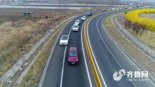 清明假期，青岛高速交警借助无人机整治占用应急车道违法行为