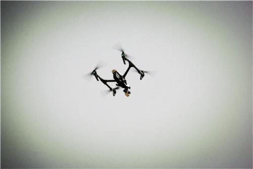 准能集团大准铁路公司首次利用无人机对线桥关键地段进行立体式检测