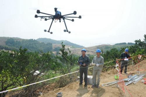 十堰：应用无人机开展电网巡检