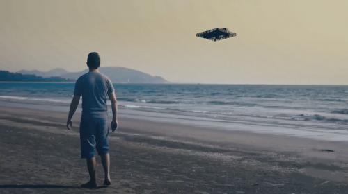 科氪 | 自拍也能玩上天 活好不粘人的跟拍小黑侠？