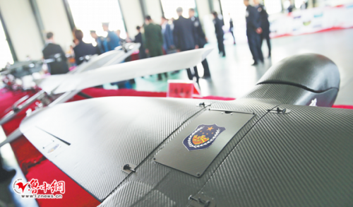 警察开“考”无人机驾照