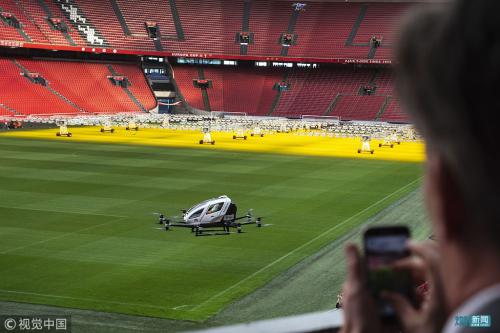 荷兰一架无人机Taxi试飞 可容纳2人和1件行李