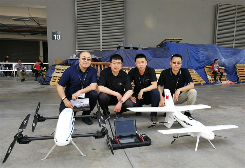 海外首秀丨“无距智造”无人机国际防务展飞行演示圆满成功