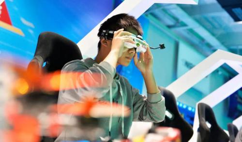 世界智能无人机大赛竞速场馆落成 无人机竞速测试赛圆满成功