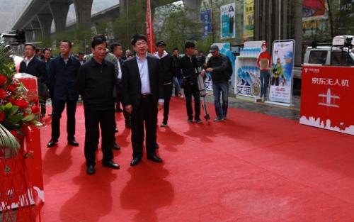 青海无人机首飞 艾润小勇气首单配送成功