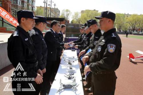 远距离侦查拍现场全景图 冰城警察巡逻用上无人机