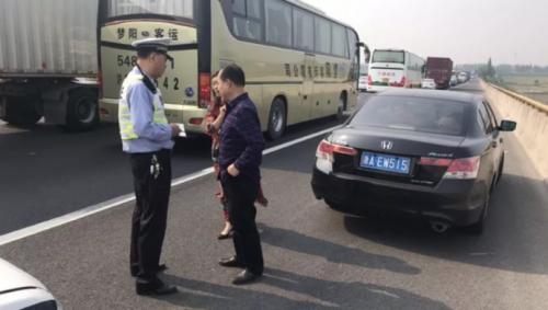 无人机出动！沪交警长假首日现场查获占用高速公路应急车道违法100起：越堵违法越少