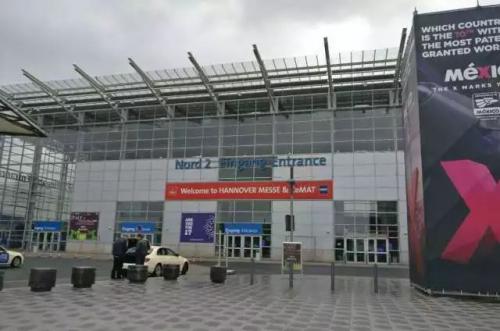 中国“智造”无人机闪耀世界级工业展现场